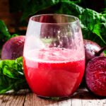 Jugo de remolacha lleno de beneficios